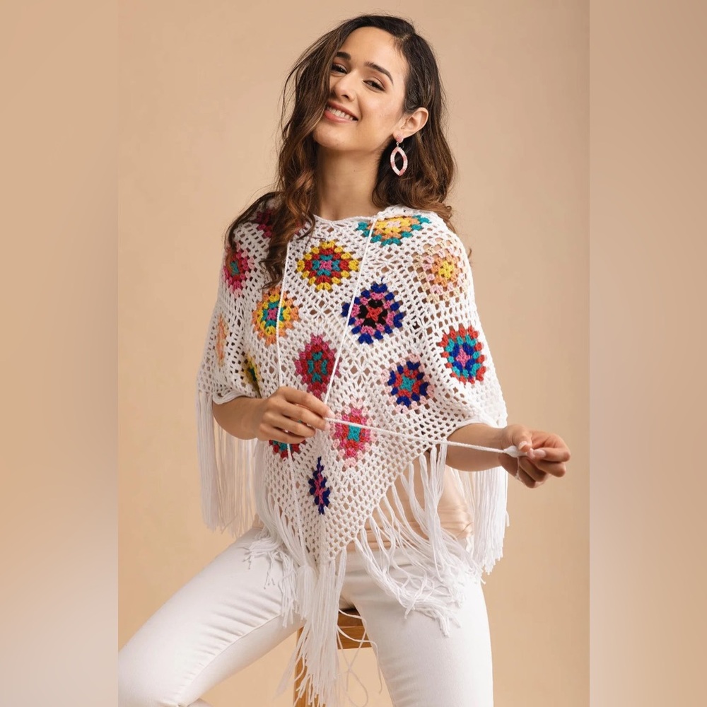 Anthropologie Hooded SAACHI White Granny Square Crochet Sweater Poncho Fringe - Picture 3 of 4